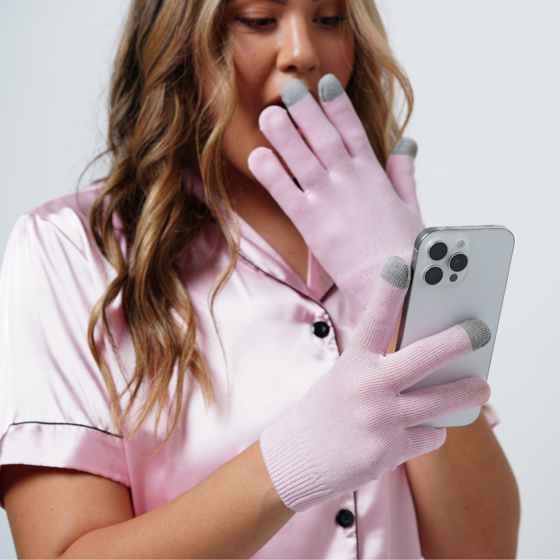 Hydrating Gel Infused Moisturizing Spa Gloves [Reusable] - Dreambox Beauty